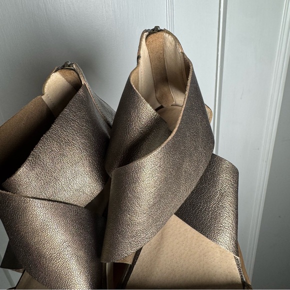 Eileen Fisher Closed Toe Women’s Sport Platform Sandal In Metallic Bronze Size 8 - Picture 10 of 11